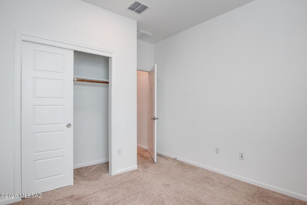 Image 15 of property listing at 7845 S Sugarbend Drive, Tucson, AZ 85757