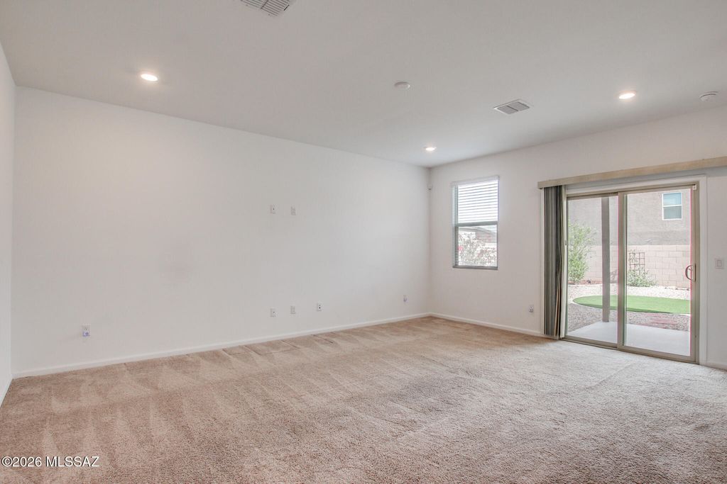 Image 20 of property listing at 7845 S Sugarbend Drive, Tucson, AZ 85757