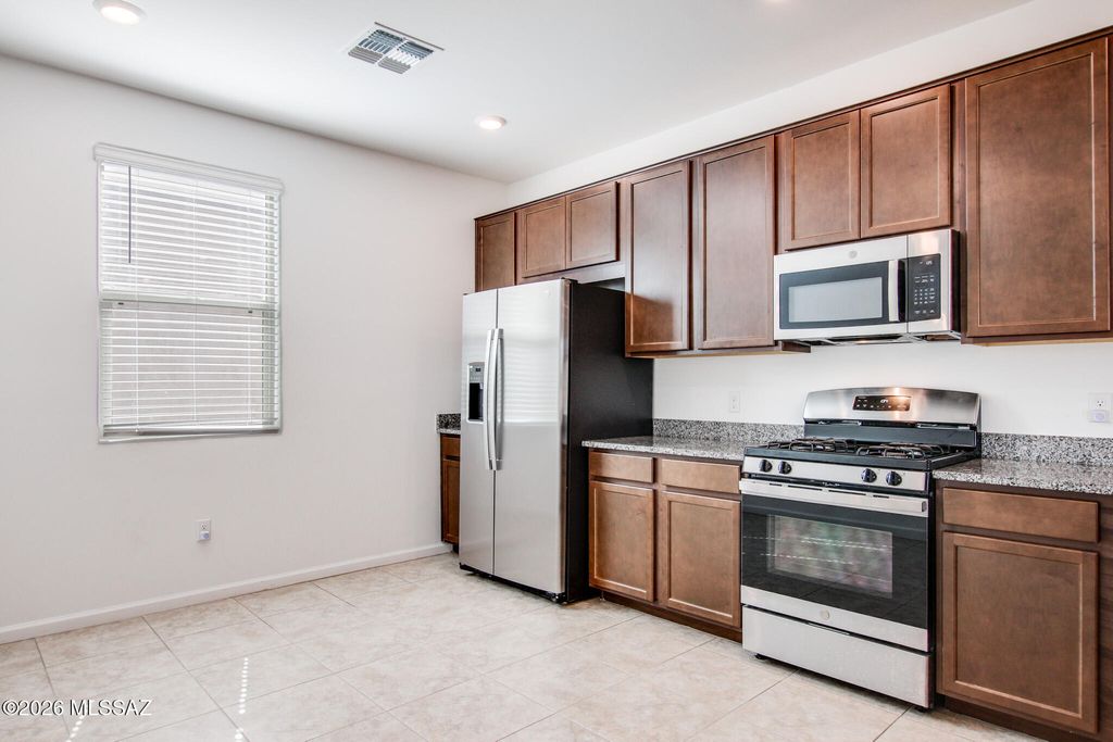 Image 24 of property listing at 7845 S Sugarbend Drive, Tucson, AZ 85757