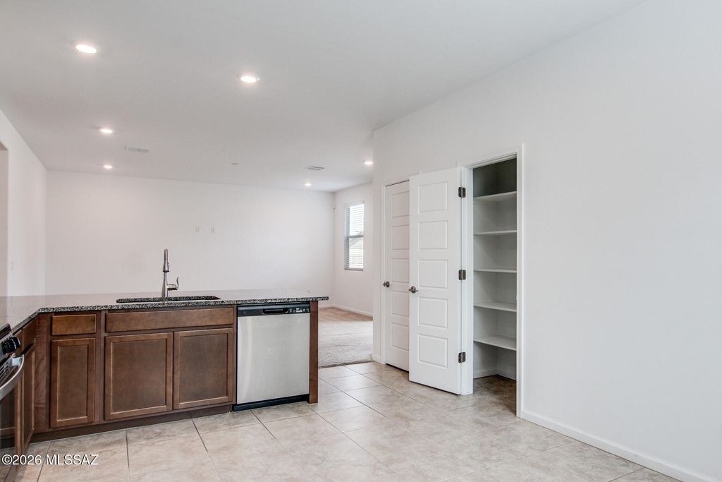Image 25 of property listing at 7845 S Sugarbend Drive, Tucson, AZ 85757
