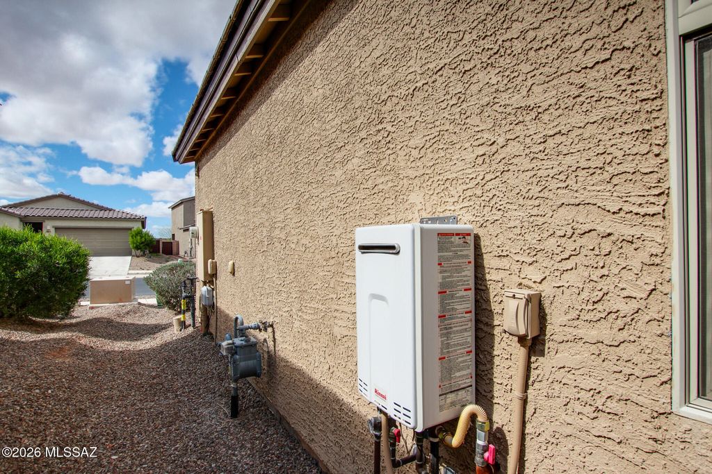 Image 39 of property listing at 7845 S Sugarbend Drive, Tucson, AZ 85757