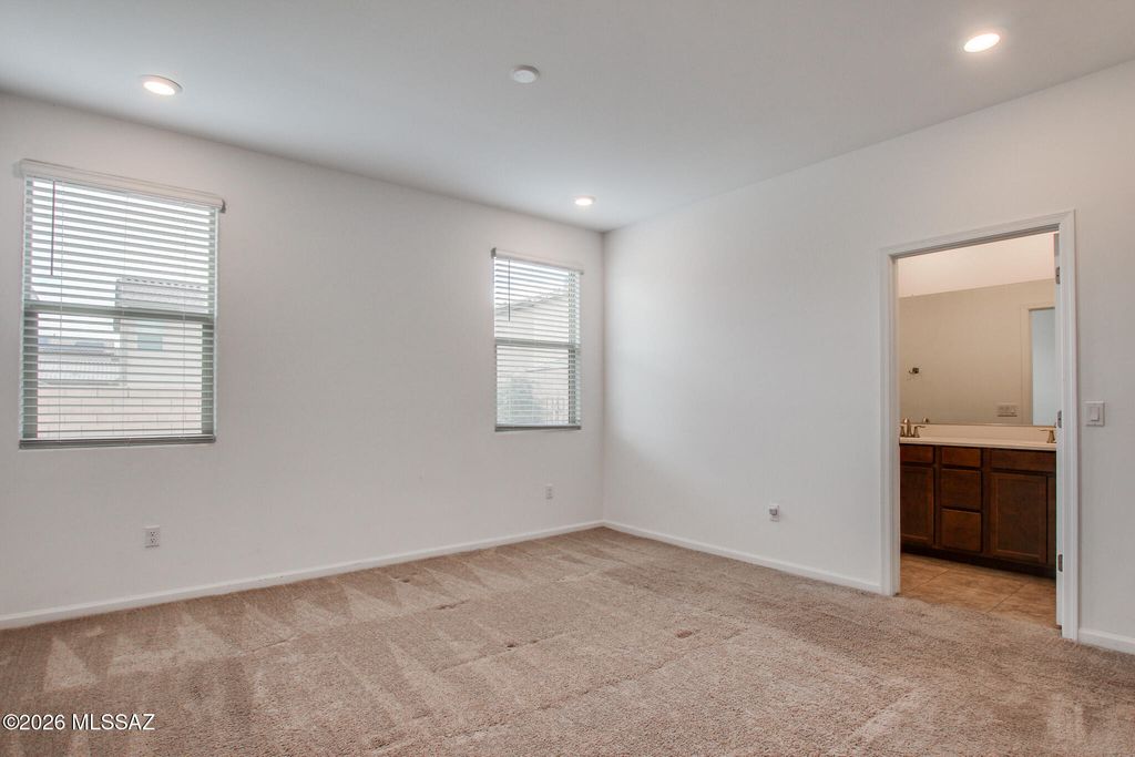 Image 5 of property listing at 7845 S Sugarbend Drive, Tucson, AZ 85757