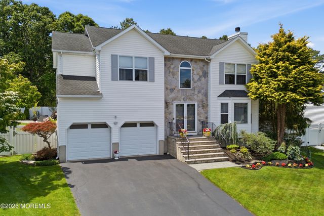 42 Netty Street, Howell, NJ 07731