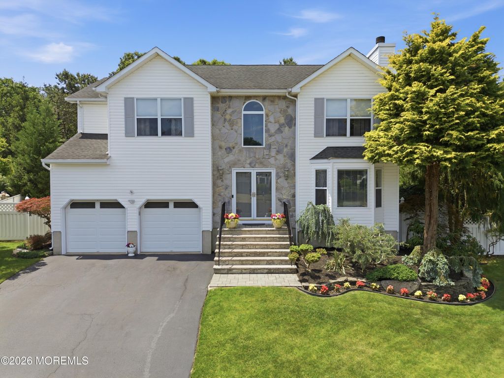 42 Netty Street, Howell, NJ 07731