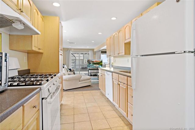 210 Broadway Road 210, Milford, CT 06460