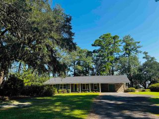 74 Blueberry Ln., Georgetown, SC 29440