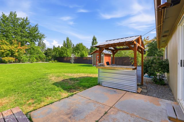 1909 E Meadow Ln, Post Falls, ID 83854