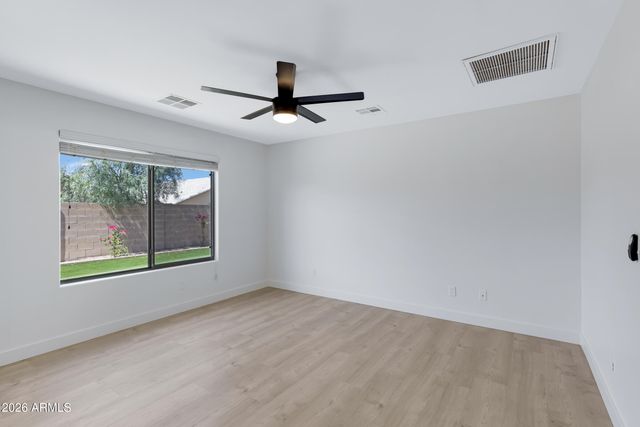 3770 W YELLOW PEAK Drive, San Tan Valley, AZ 85144