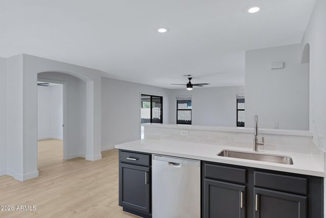 3770 W YELLOW PEAK Drive, San Tan Valley, AZ 85144