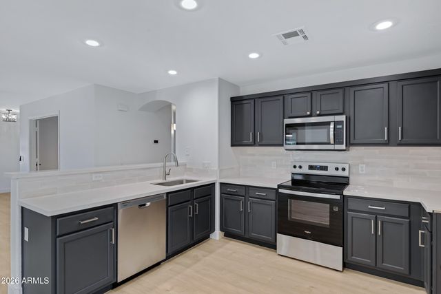 3770 W YELLOW PEAK Drive, San Tan Valley, AZ 85144