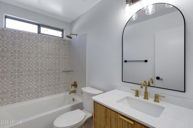 3770 W YELLOW PEAK Drive, San Tan Valley, AZ 85144
