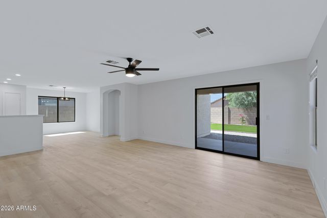 3770 W YELLOW PEAK Drive, San Tan Valley, AZ 85144
