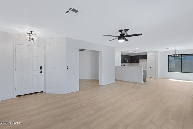 3770 W YELLOW PEAK Drive, San Tan Valley, AZ 85144