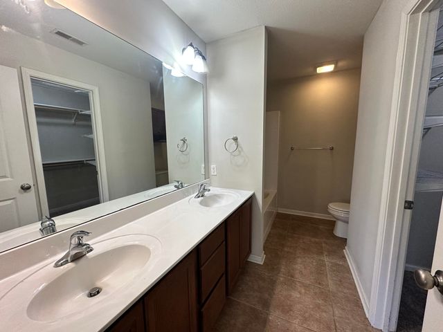 5711 VERO WAY, Columbia, MO 65201