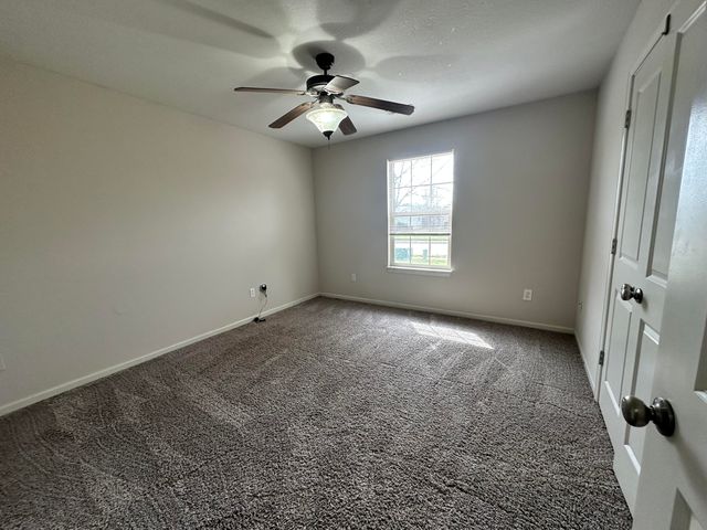 5711 VERO WAY, Columbia, MO 65201