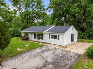 11920 Bridgevale Avenue, St Louis, MO 63138