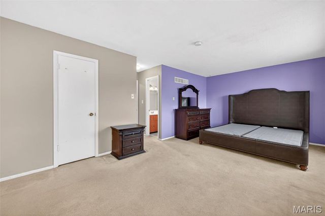 1726 Mayenne Court, St Louis, MO 63125