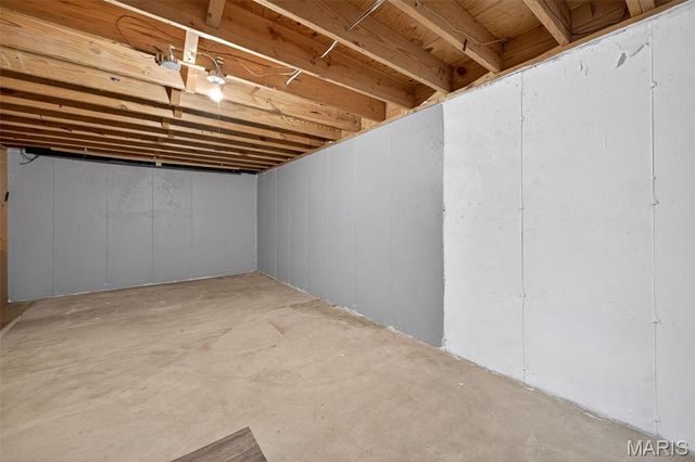 1726 Mayenne Court, St Louis, MO 63125