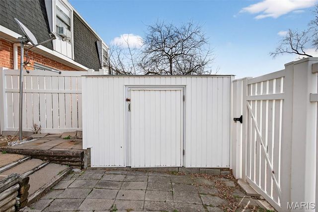 1726 Mayenne Court, St Louis, MO 63125