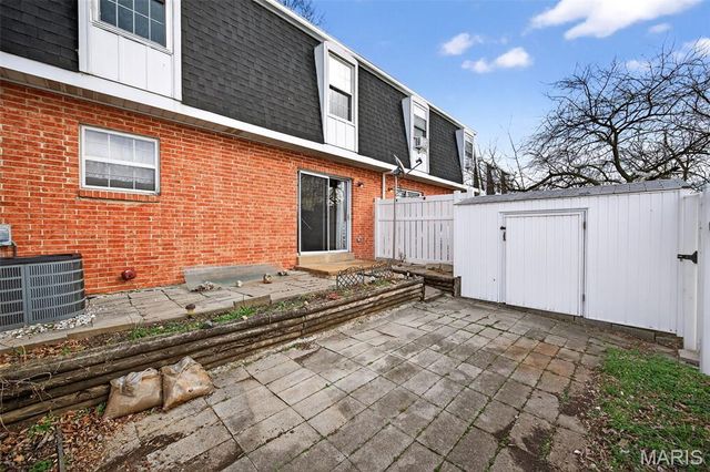 1726 Mayenne Court, St Louis, MO 63125