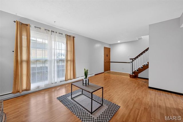 1726 Mayenne Court, St Louis, MO 63125