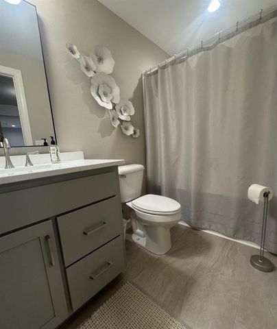 1256 CAMERON CIRCLE, Neenah, WI 54956
