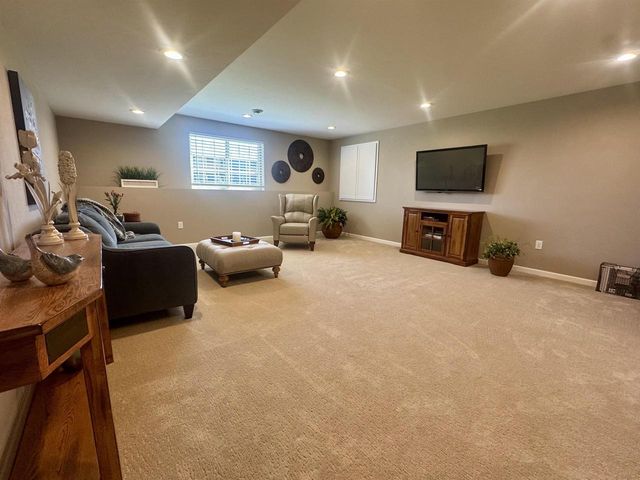 1256 CAMERON CIRCLE, Neenah, WI 54956