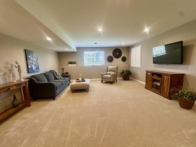 1256 CAMERON CIRCLE, Neenah, WI 54956