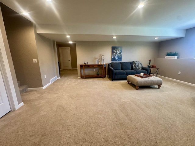 1256 CAMERON CIRCLE, Neenah, WI 54956