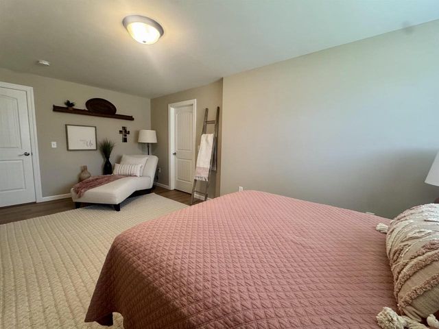 1256 CAMERON CIRCLE, Neenah, WI 54956