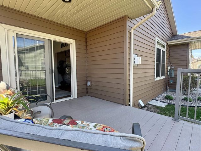 1256 CAMERON CIRCLE, Neenah, WI 54956