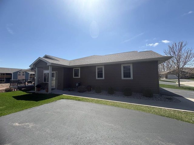 1256 CAMERON CIRCLE, Neenah, WI 54956