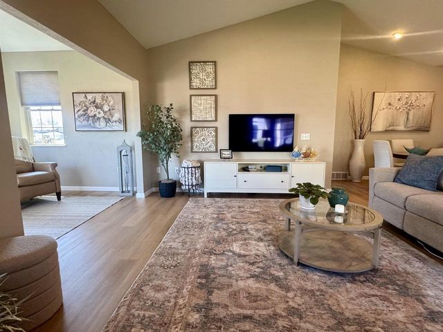 1256 CAMERON CIRCLE, Neenah, WI 54956