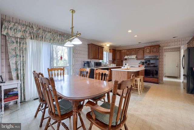 2977 HEARTHSIDE LN, Lancaster, PA 17601