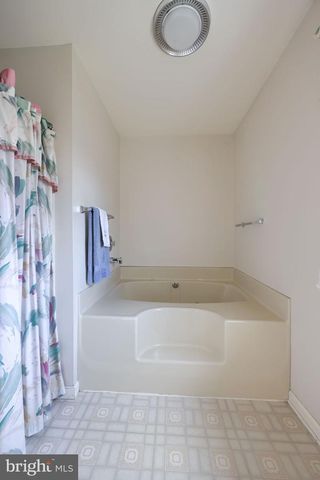 2977 HEARTHSIDE LN, Lancaster, PA 17601