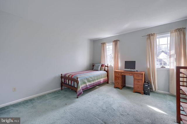 2977 HEARTHSIDE LN, Lancaster, PA 17601