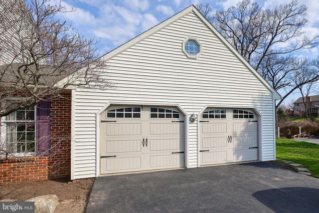 2977 HEARTHSIDE LN, Lancaster, PA 17601
