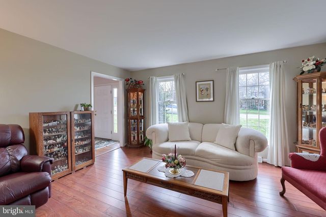 2977 HEARTHSIDE LN, Lancaster, PA 17601