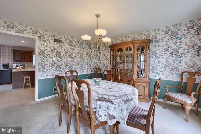 2977 HEARTHSIDE LN, Lancaster, PA 17601