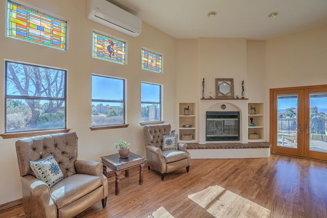 412 Live Oak Loop NE, Albuquerque, NM 87122