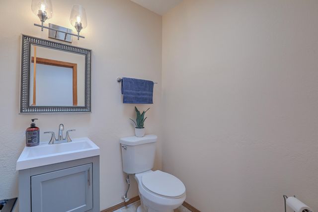 412 Live Oak Loop NE, Albuquerque, NM 87122