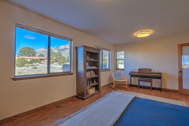 412 Live Oak Loop NE, Albuquerque, NM 87122