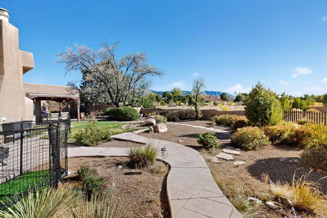 412 Live Oak Loop NE, Albuquerque, NM 87122