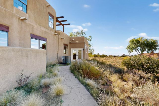 412 Live Oak Loop NE, Albuquerque, NM 87122