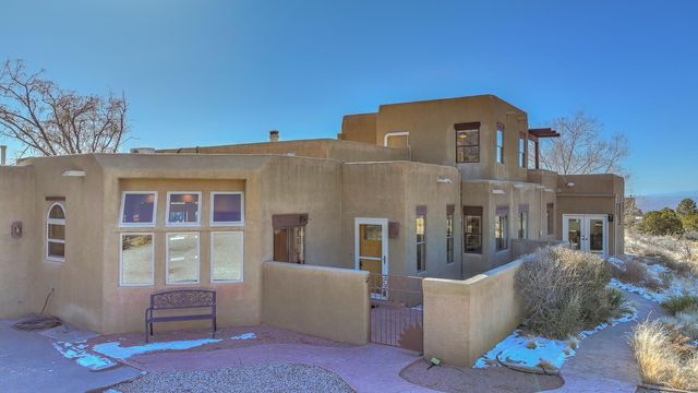 412 Live Oak Loop NE, Albuquerque, NM 87122