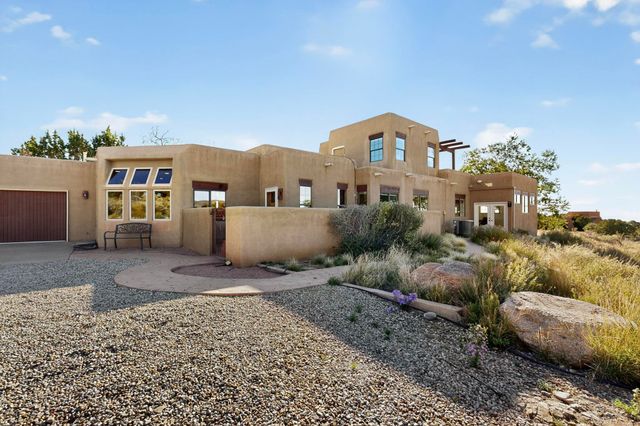 412 Live Oak Loop NE, Albuquerque, NM 87122