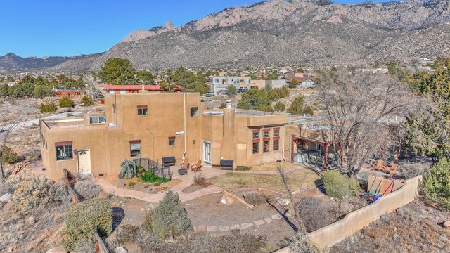 412 Live Oak Loop NE, Albuquerque, NM 87122