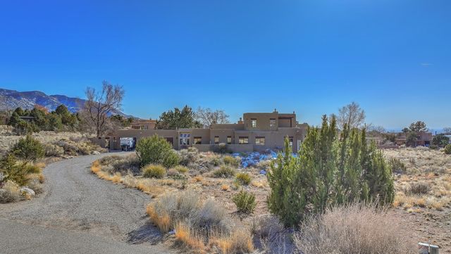 412 Live Oak Loop NE, Albuquerque, NM 87122