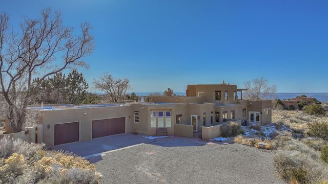 412 Live Oak Loop NE, Albuquerque, NM 87122