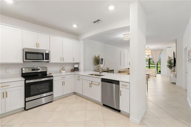 2207 Dragonfruit WAY, Naples, FL 34120